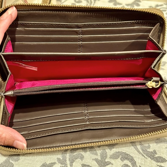 Gorgeous Coach Cream & Multicolor Tote WITH Matching Wallet - Picture 7 of 10